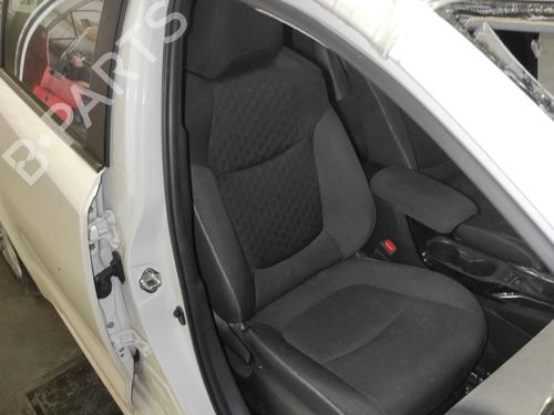 right-front-seat-toyota-corolla-saloon-_e21_-2019-36303719 main image