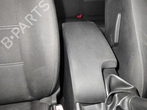 armrest-center-console-renault-megane-iii-hatchback-bz01_-b3_-2008-35822554 main image