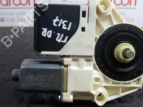 Rudehejsemotor bagstkærm højre RENAULT MEGANE III Hatchback (BZ0/1_, B3_) 1.5 dCi | BP2757993E22