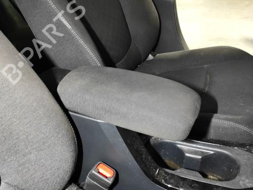 armrest-center-console-toyota-corolla-saloon-_e21_-2019-36303718 main image