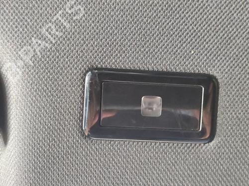 interior-roof-light-ds-ds-7-crossback-j4_-jr_-jc_-puretech-130-jrhnsu-2017-19434455 main image