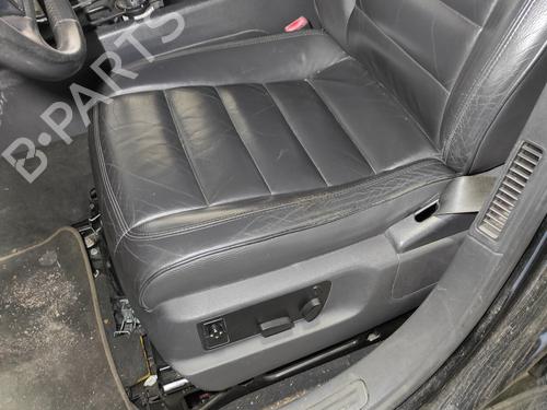 Left front seat VW TOUAREG (7LA, 7L6, 7L7) 2.5 R5 TDI | BP24625627C15