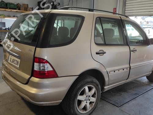 Venstre bak utvendig håndtak MERCEDES-BENZ M-CLASS (W163) ML 400 CDI (163.128) | BP25435614C130