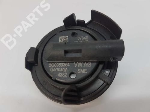 Electronic sensor AUDI A3 Sportback (8VA, 8VF) 1.6 TDI | BP4567295M84 