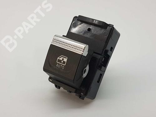 Used Left rear window switch RENAULT CLIO V (B7_) 1.0 TCe 90 (B7MT) (91 hp) 8231789