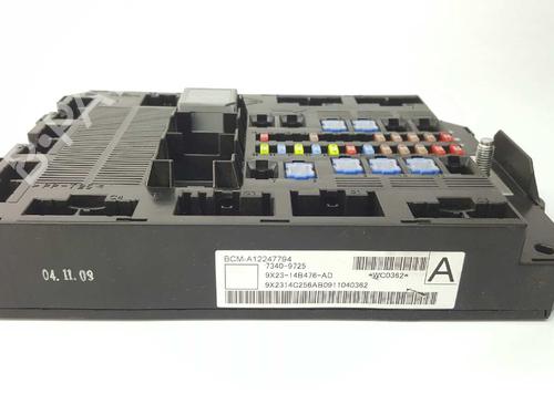 Fuse box JAGUAR XF I (X250) 3.0 D | BP3333334E1