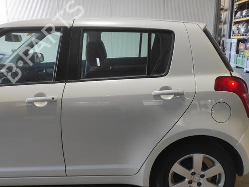 Portier links achter SUZUKI SWIFT III (MZ, EZ) 1.3 (RS413, ZC11S) (92 hp) 13689273