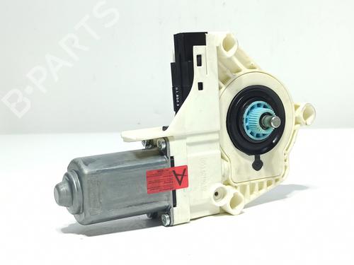 Left front window motor LAND ROVER DISCOVERY IV (L319) 2.7 TD 4x4 | BP15669243E21 