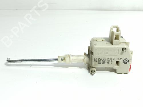Brændstofdæksel aktuator VW GOLF IV (1J1) 1.6 16V (105 hp) 18166561