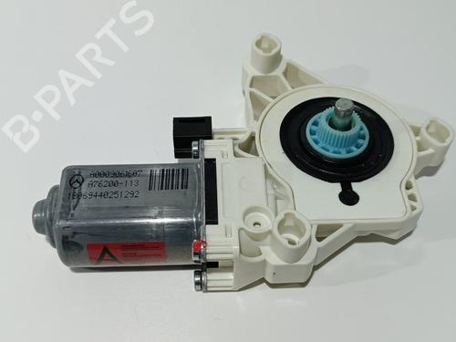 Right rear window motor MERCEDES-BENZ CLA (C118) CLA 200 d (118.312) A0009061607
