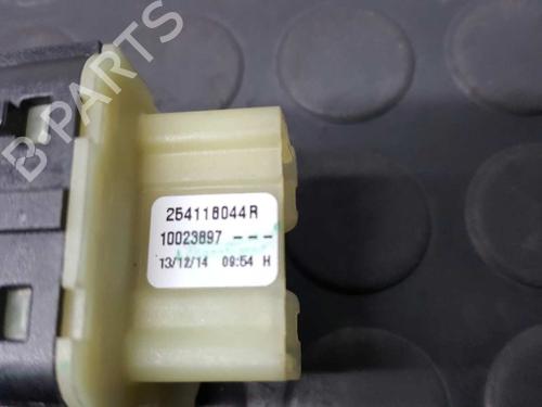 Left front window switch RENAULT CLIO IV (BH_) 1.5 dCi 75 | BP2739785I27 