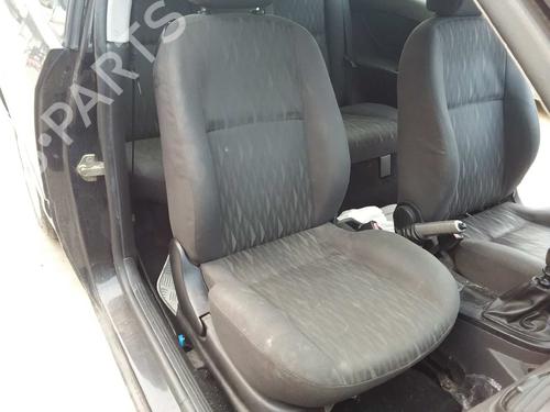 Left front fog light FORD FOCUS I (DAW, DBW) 1.8 TDCi | BP6589812C30 