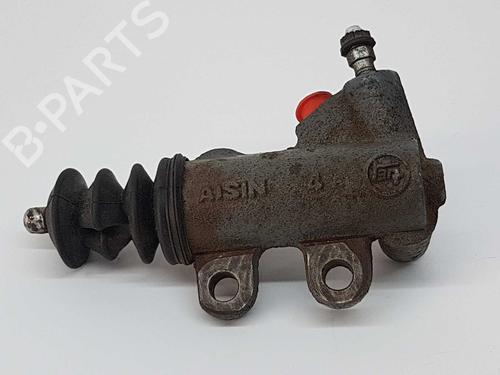 Used Clutch slave cylinder TOYOTA YARIS (_P9_) 1.3 VVT-i (SCP90_, SCP90R) (87 hp) 14536336