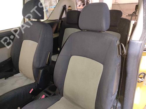 left-front-seat-peugeot-1007-km_-14-2005-8816393 main image