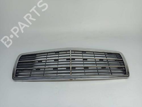 Used Grille MERCEDES-BENZ C-CLASS (W202) C 180 (202.018) (122 hp) 6249250