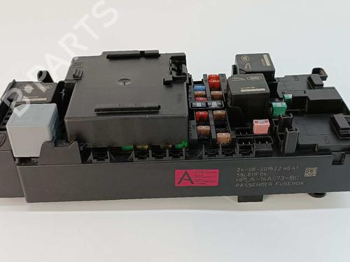 Fuse box LAND ROVER RANGE ROVER SPORT II (L494) 3.0 TDV6 4x4 | BP10518700E1