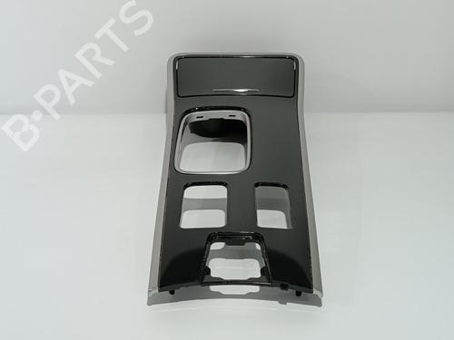 Used Middle console MITSUBISHI OUTLANDER III (GG_W, GF_W, ZJ, ZL, ZK) 2.4 Hybrid 4WD (GG3W) (208 hp) 13749933