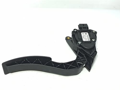 Pédale RENAULT CLIO IV (BH_) 1.5 dCi 75 (75 hp) 3331553