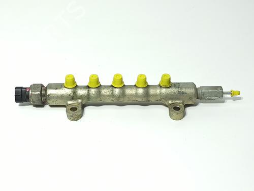 injection-rail-toyota-corolla-verso-zer_-zze12_-r1_-2004-2005-2006-2007-2008-2009-31856283 main image