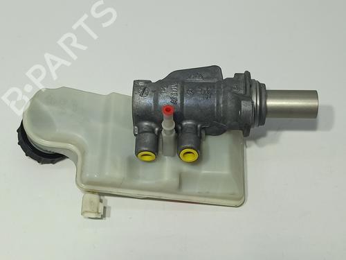 Brake master cylinder VOLVO V40 Hatchback (525) D3 | BP16389056M77