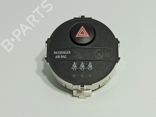 Used Warning switch TOYOTA YARIS (_P13_) 1.5 Hybrid (NHP130_, NHP130) (101 hp) 16662417