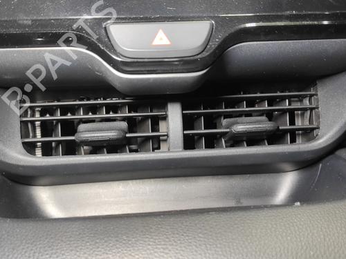 air-vent-toyota-yaris-_p21_-_pa1_-_ph1_-2020-34625826 main image