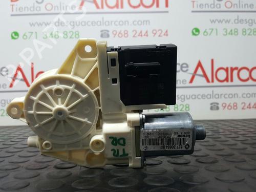 Rudehejsemotor bagstkærm højre RENAULT MEGANE III Hatchback (BZ0/1_, B3_) 1.5 dCi (BZ09, BZ0D, BZ1W, BZ29, BZ14) (110 hp) 2758000