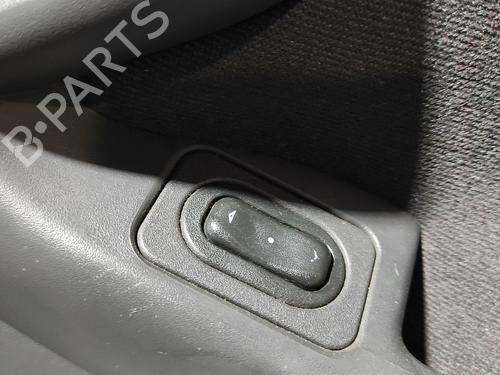 right-front-window-switch-opel-corsa-c-x01-2000-2001-2002-2003-2004-2005-2006-2007-2008-2009-25014787 main image