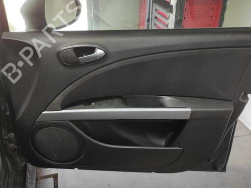 Guarnecido puerta delantera derecha SEAT LEON (1P1) 1.4 TSI (125 hp)null