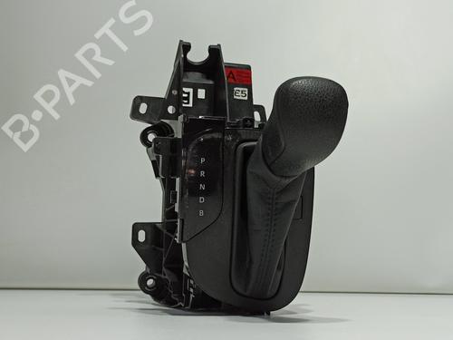 Used Gear lever TOYOTA YARIS (_P21_, _PA1_, _PH1_) 1.5 Hybrid (MXPH10, MXPH11) (116 hp) 21086161