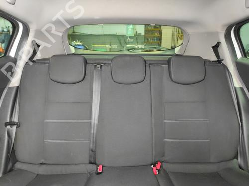 rear-seat-renault-megane-iii-hatchback-bz01_-b3_-2008-35822557 main image