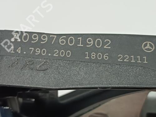 Front left exterior door handle MERCEDES-BENZ CLA (C118) CLA 200 d (118.312) | BP22749938C128 