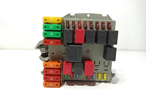 Used Fuse box Fuse box 36881252 36881252