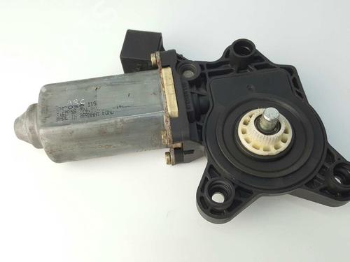 Rudehejsemotor bagstkærm højre MERCEDES-BENZ S-CLASS (W220, V220) S 320 CDI (220.026, 220.126) (197 hp) 7264732