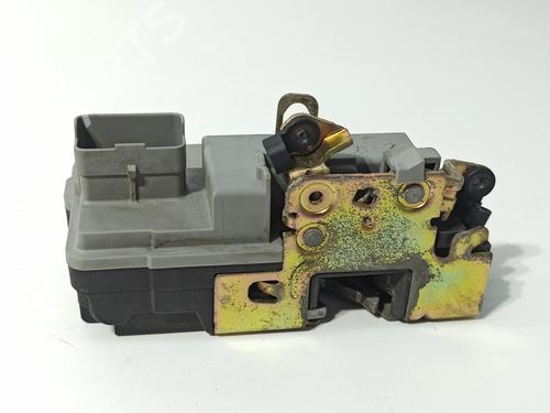 Front left lock PEUGEOT 206 Hatchback (2A/C) 1.4 i | BP26056178C98 