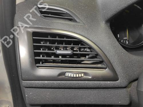 air-vent-renault-megane-iii-hatchback-bz01_-b3_-2008-37719810 main image