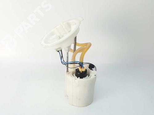 Used Fuel pump BMW 1 (F20) 118 d (143 hp) 4247633
