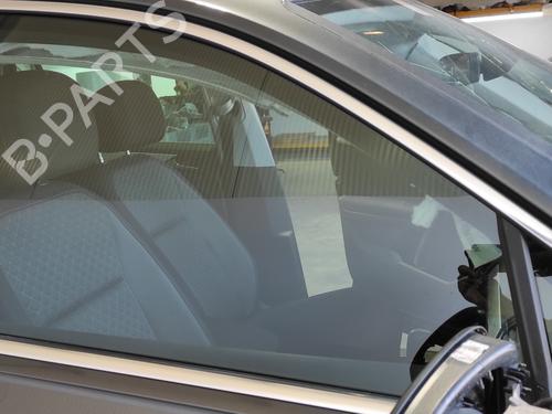 front-right-door-window-vw-tiguan-ad1-ax1-2016-20141414 main image