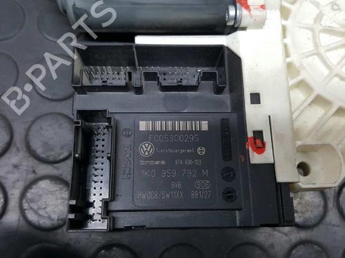 Right front window motor SEAT LEON (1P1) 1.9 TDI | BP2759868E20 