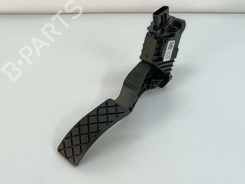 Used Pedal VW GOLF VIII (CD1, DA1) 2.0 TDI (116 hp) 11356697