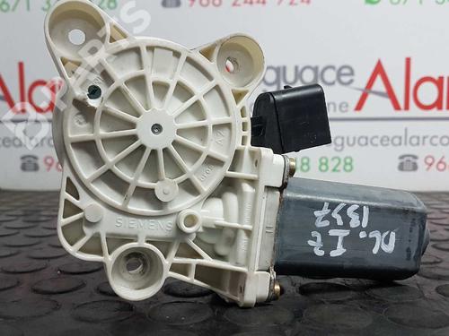 Vindusheismotor venstre foran MERCEDES-BENZ C-CLASS (W203) C 270 CDI (203.016) (170 hp) 2733911