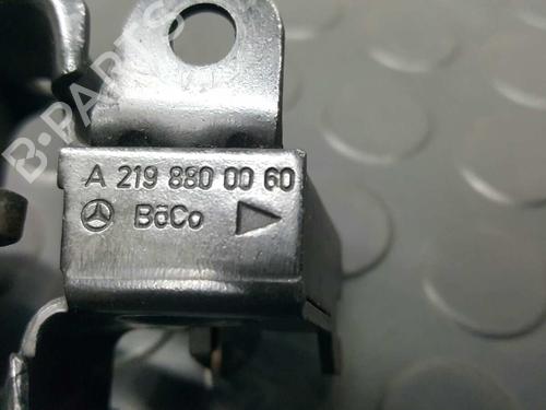 Hood lock MERCEDES-BENZ C-CLASS (W203) C 200 CDI (203.007) | BP8776651C133