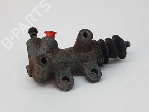 Clutch slave cylinder TOYOTA YARIS (_P9_) 1.3 VVT-i (SCP90_, SCP90R) | BP14536336M113 