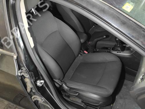 right-front-seat-chevrolet-cruze-hatchback-j305-2010-39652565 main image