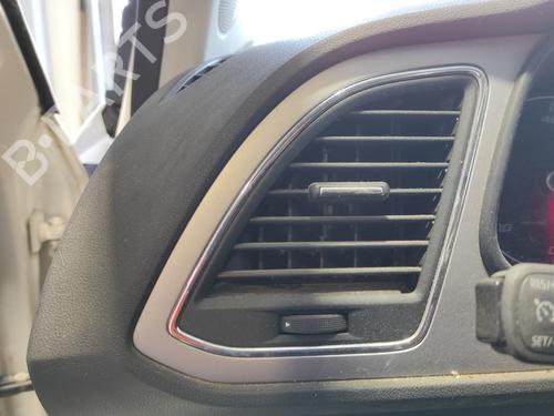 air-vent-seat-leon-st-5f8-2012-2013-2014-2015-2016-2017-2018-2019-2020-24920449 main image