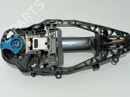 Front left exterior door handle BMW 1 (F40) 118 d | BP22613339C128 