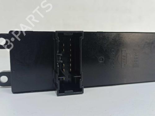 Left front window switch NISSAN PRIMERA Hatchback (P12) 1.6 | BP6703802I27