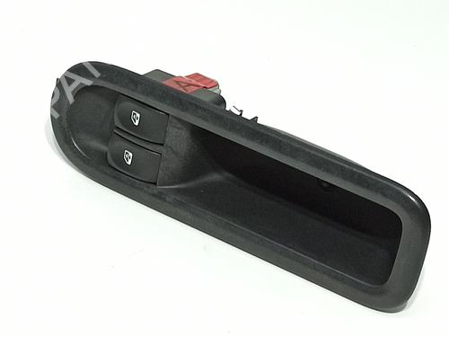 Used Left front window switch RENAULT CLIO III (BR0/1, CR0/1) [2005-2014]  31722078