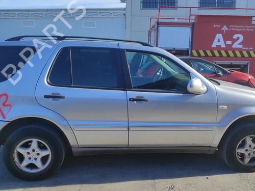 Venstre bak utvendig håndtak MERCEDES-BENZ M-CLASS (W163) ML 270 CDI (163.113) | BP16860416C130