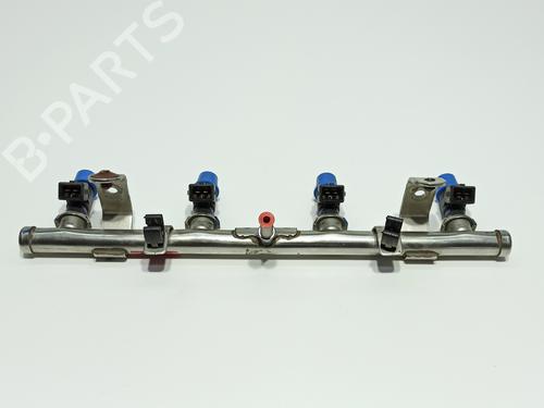 Used Injection rail FIAT 500X (334_) 1.6 (334AXE1A) (110 hp) 30715343